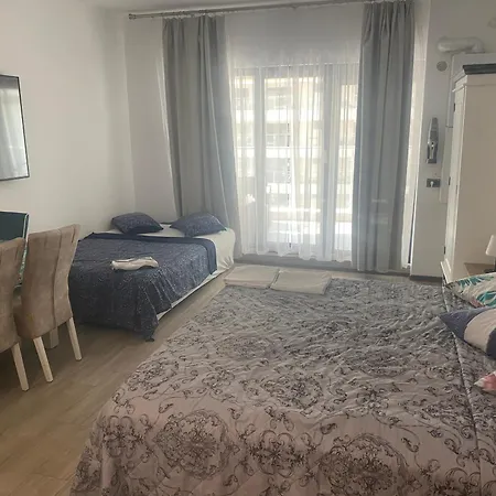 Platinium House Mamaia